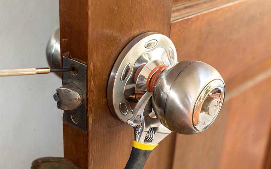 changer une serrure de porte d'entrée Salon-de-Provence